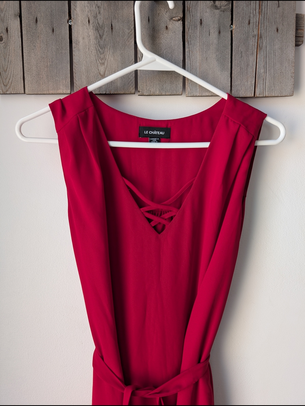 le chateau Sleeveless V-Neck Midi Dress in Deep Red with Tie Waist